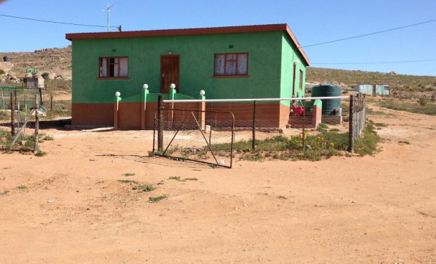 Soebatsfontein (pop 276)