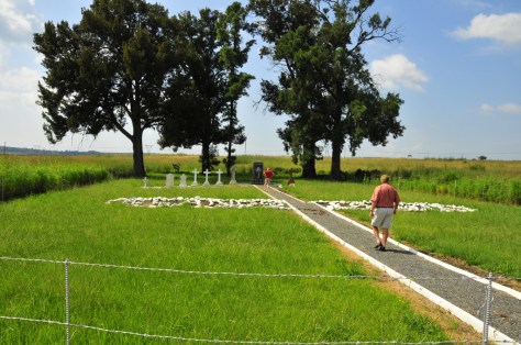 Well-kept cemetery at Elandslaagte