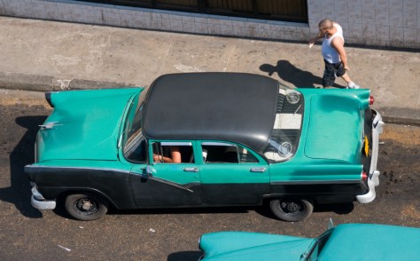 "Classic" American cars below the hotel
